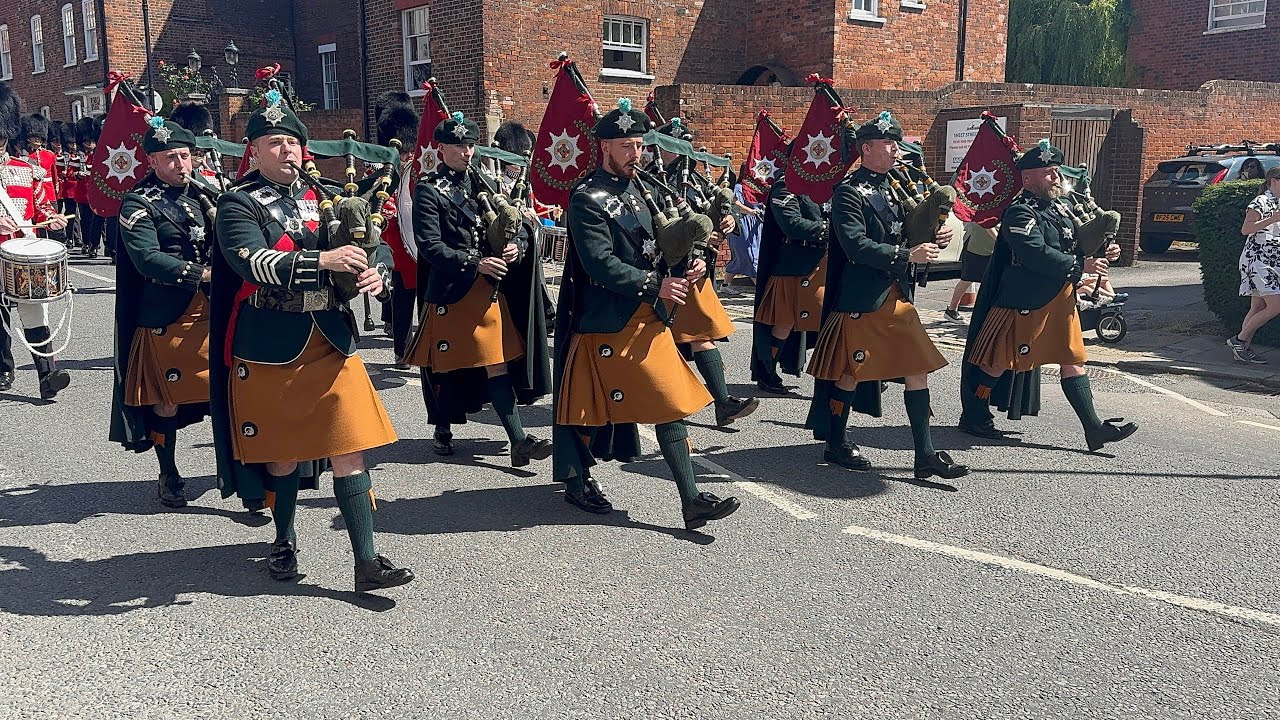 The Irish Guards Return to Barracks