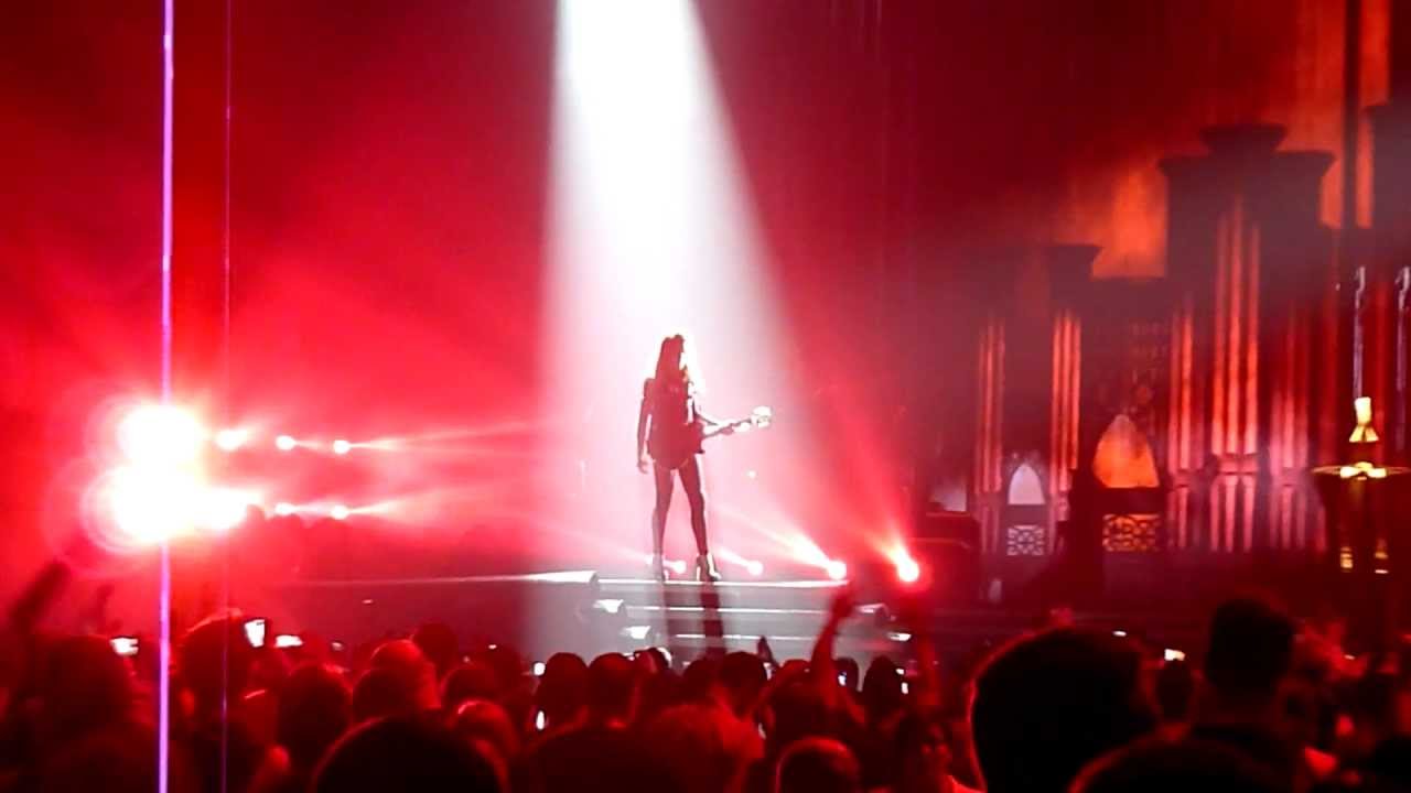 Madonna - I Don't Give a - MDNA Tour (Live - The NIA, Birmingham, UK, 2012)