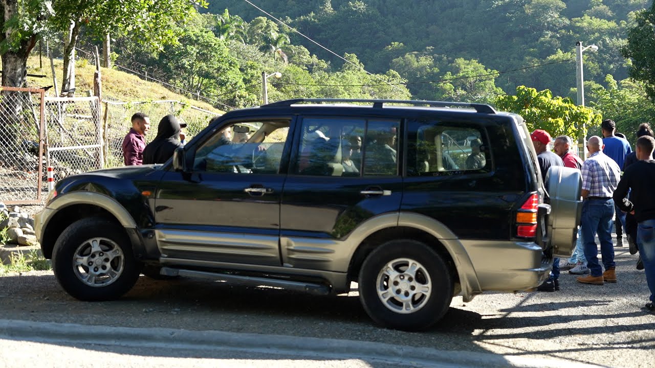 JUNCALITO ARDE ATRAVIESAN VEHICULO A LA EGEHID