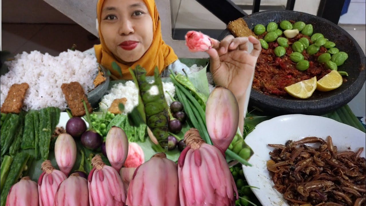MUKBANG  bunga kecombrang di lalaban mentah  #mukbang#asmr #bungkecombrang