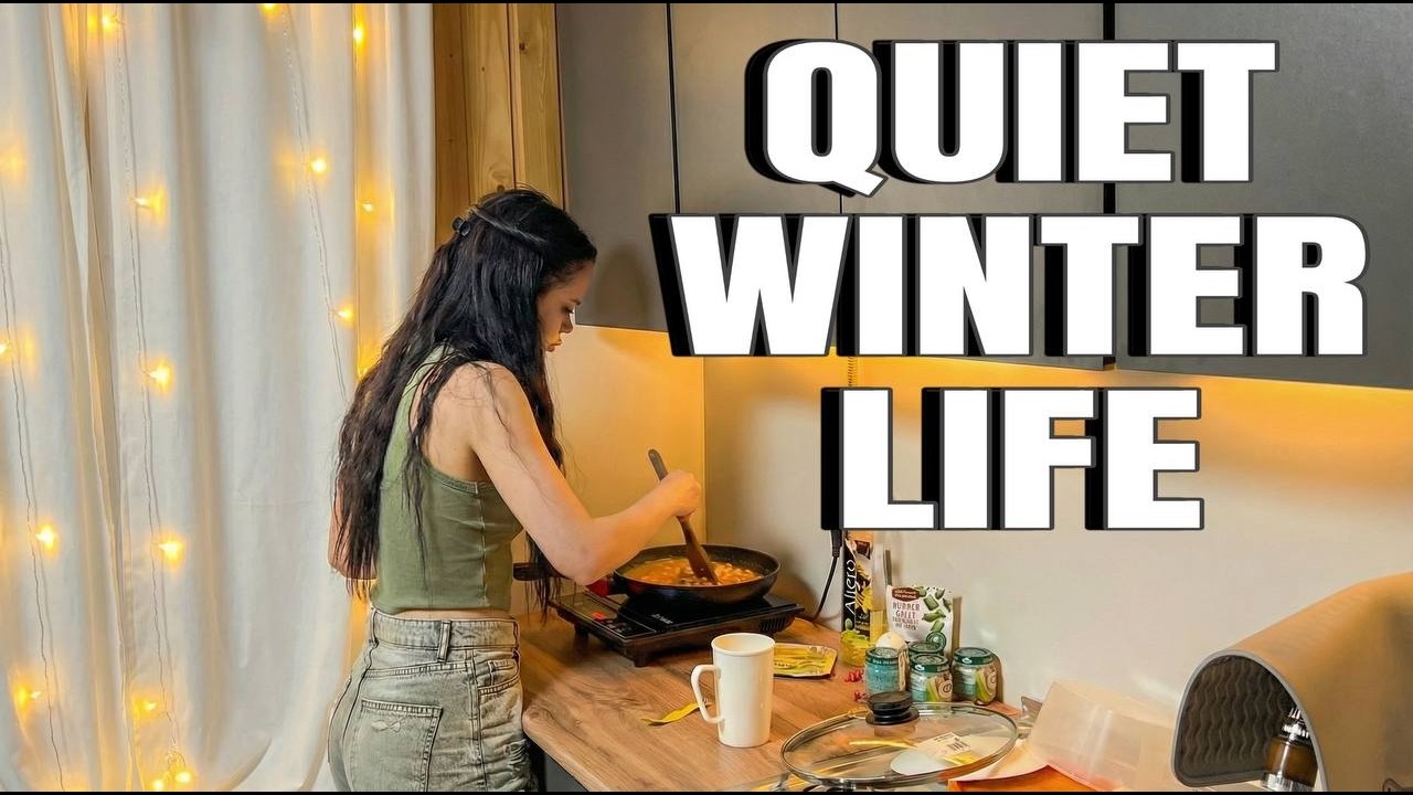 A Quiet Winter Day in a Remote Village — Snow, Cats, Tea & Warm Home