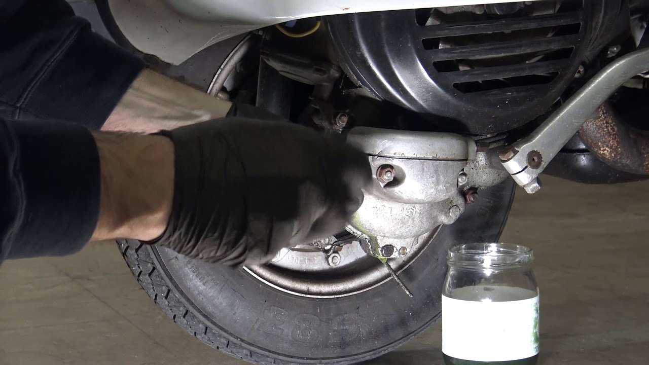 Sostituire olio cambio alla Vespa PX
