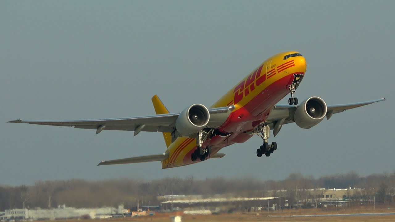 Plane Spotting at Detroit Metro Airport - December 23, 2025 #planespotting #dtw