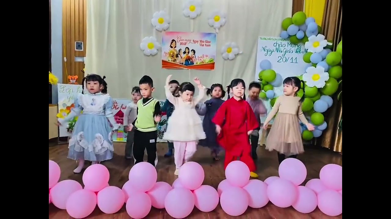 Em đến trường