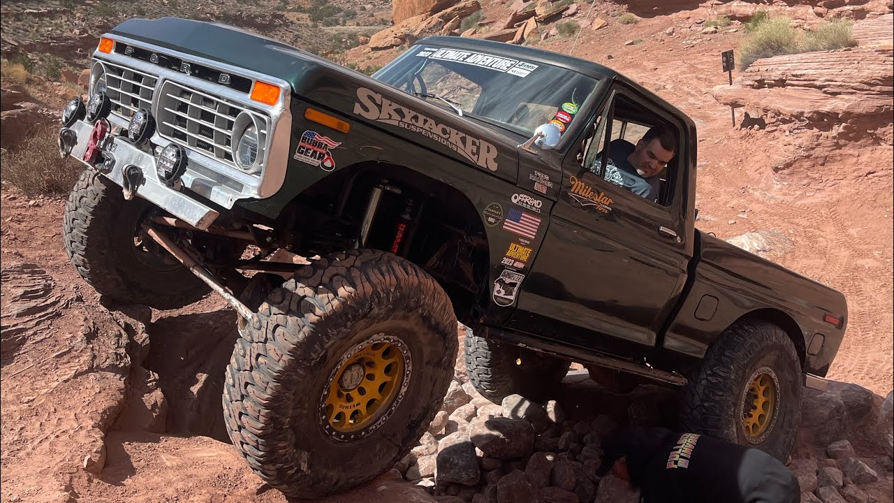 1977 Ford Dent-side rock crawler build details!