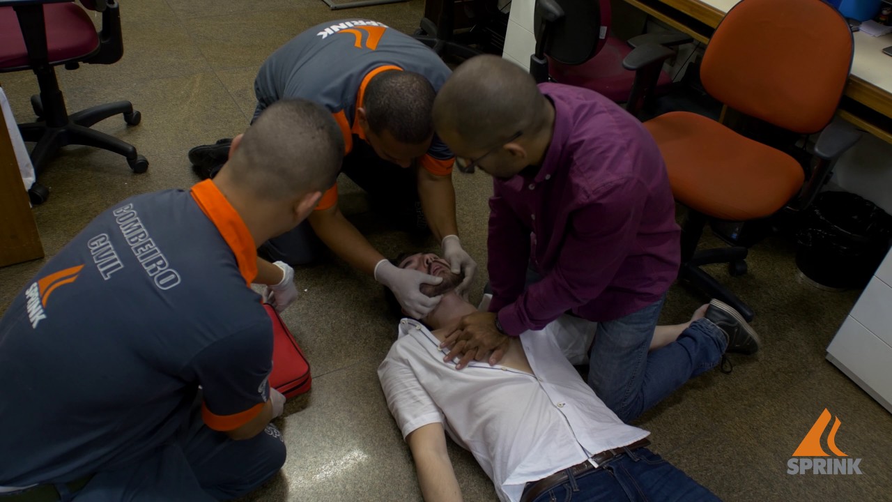 Simulação de uma vítima com parada cardiorrespiratória - SPRINK