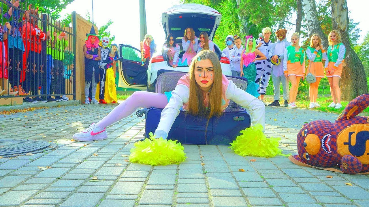 Kostýmní párty ve škole 💗 Čí obrázek bude nejlepší? Vtipné dobrodružství Diany a spolužáků