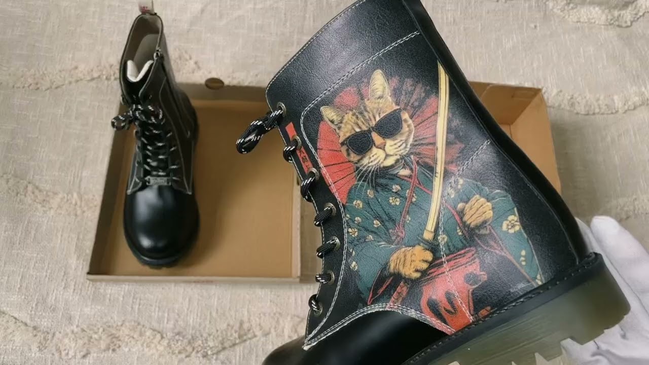 Unboxing: neue Schuhe RUGM101 mit Samurai-Katzen-Motiv
