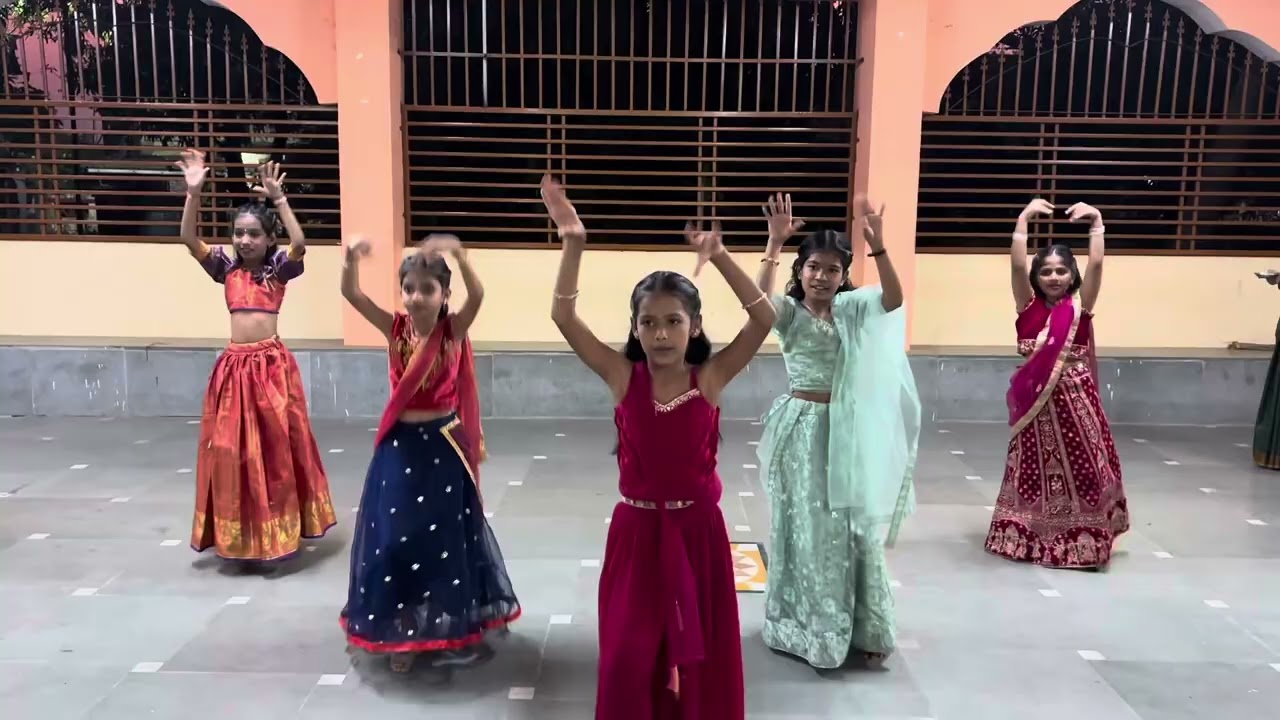 Happy makarsankrant ❤️ #bollywood #dance #khopoli #choreography #makarsankranti 