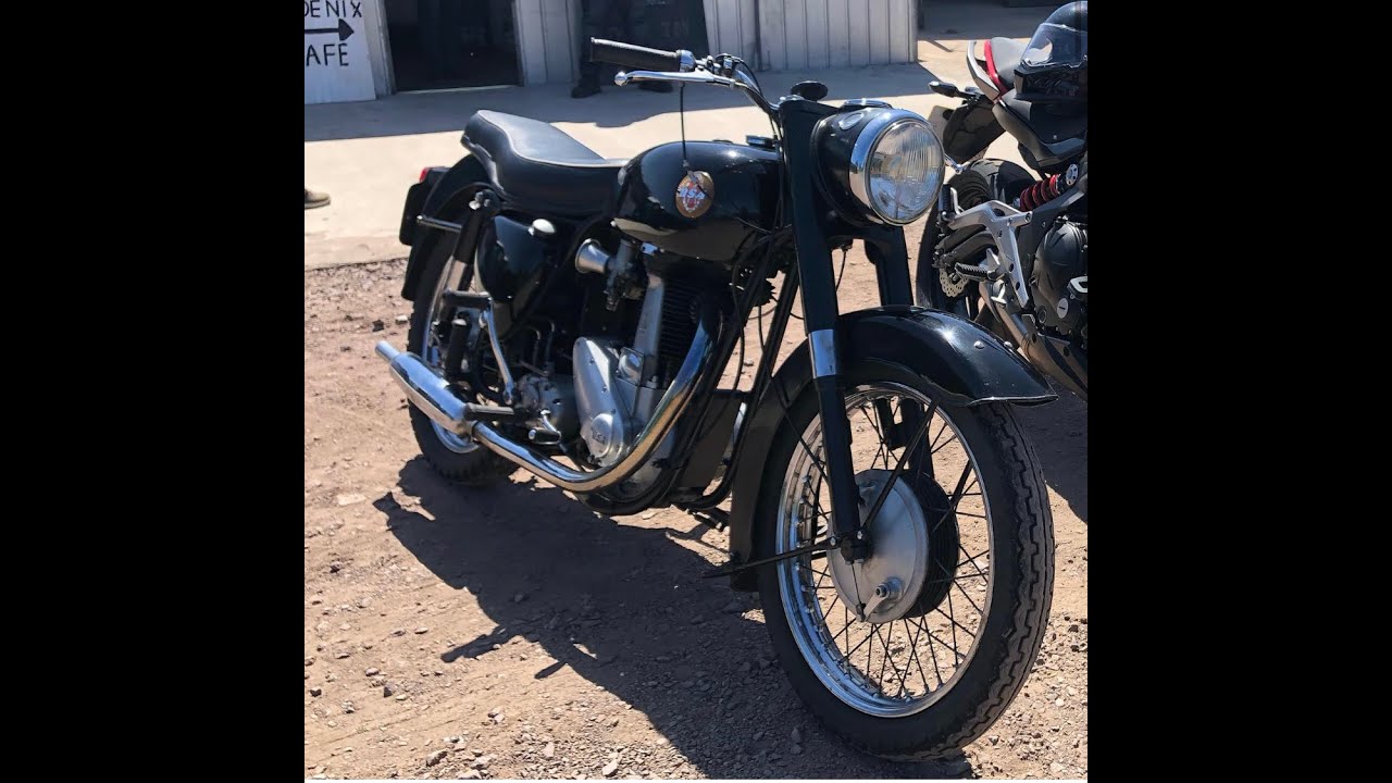 I ride Andys 1958 BSA B33