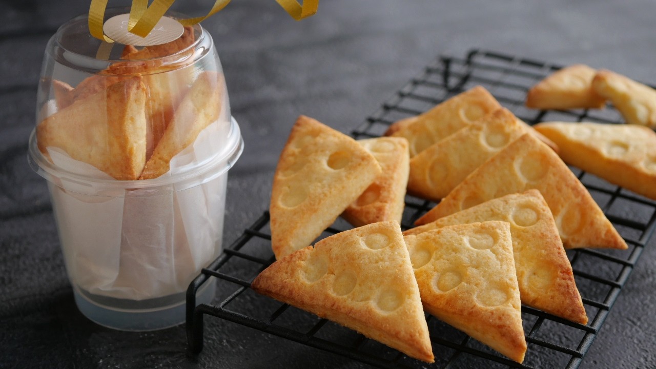 【めちゃめちゃうまい♡スライスチーズでチーズクッキー】バレンタインにも♪ Cheese Cookies