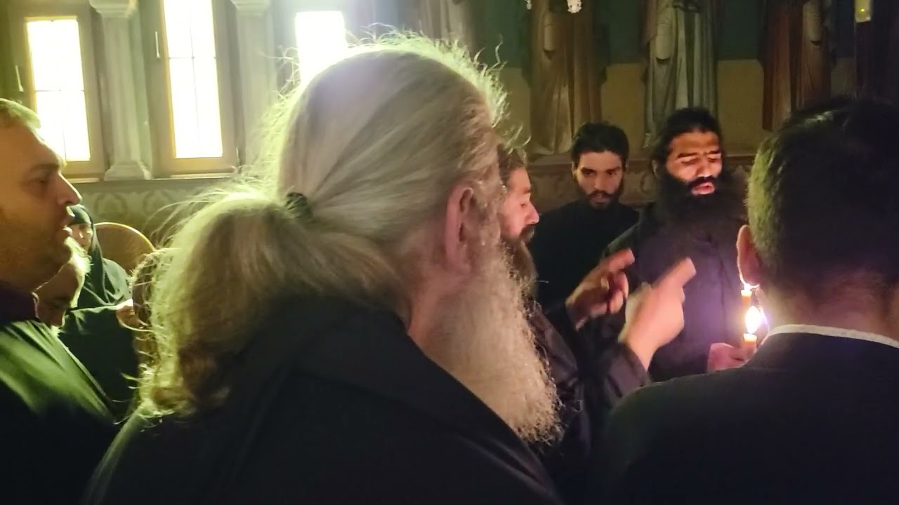 Άξιον Εστίν - Ψάλλει ο Γέροντας Δαμασκηνός Αγιορείτης με την Συνοδεία του
