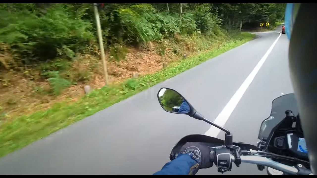 Searching the good roads  - Moto Guzzi V85TT - POV
