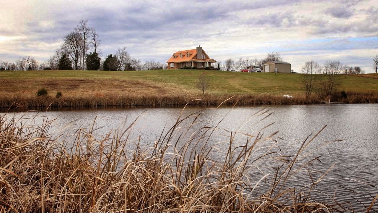VIDEO - House in the Country, 38 ac, like new home, Pond, Barn, VIEWS, 2 FPs, Perryville Kentucky
