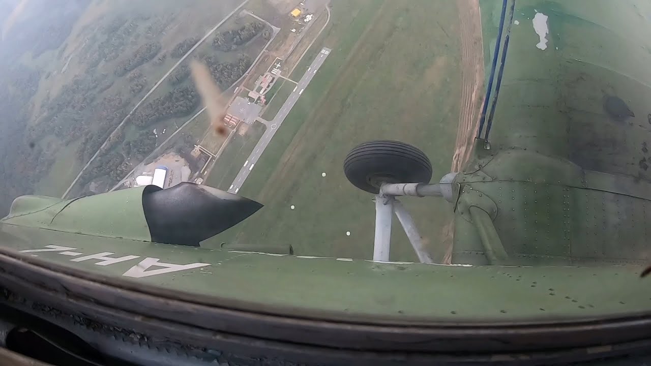 Полёт на Ан-2 с парашютистами-перворазниками - великолепный звук АШ-62ИР!