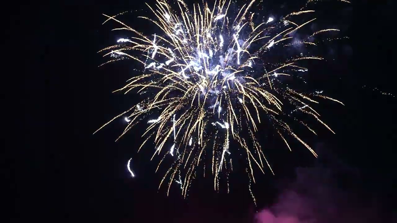 CLE4583 Zodiac Zinger 116 shots 25 -30 mm - SRPYRO Importer