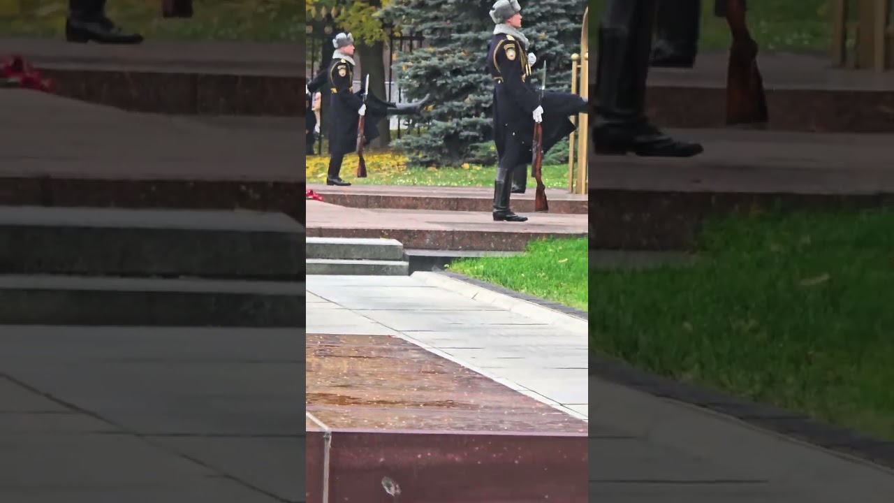 Kremlin Guards Changing Ceremony  #Kremlin #moscow #russia 