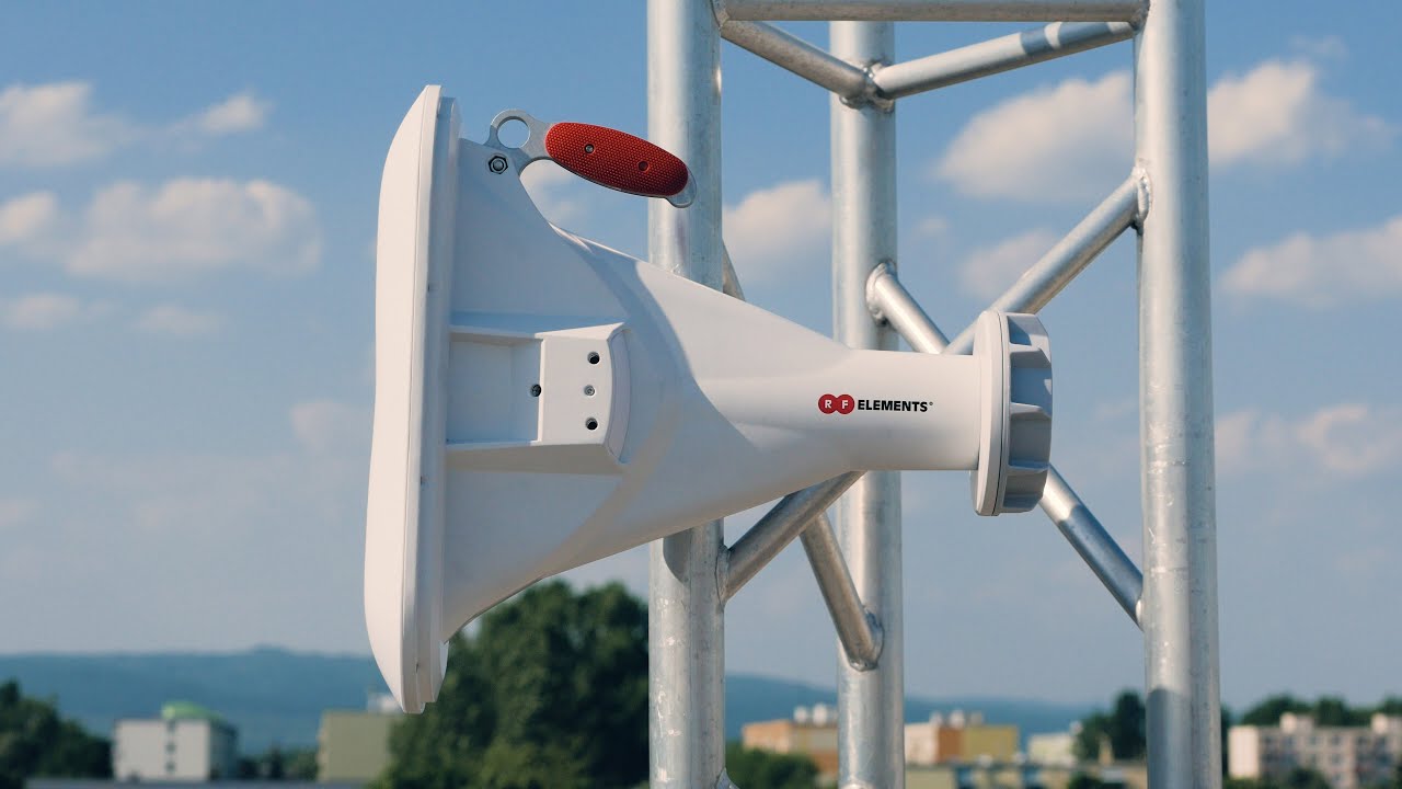 Unboxing: Asymmetrical Horn Antenna HG3-TP-A90