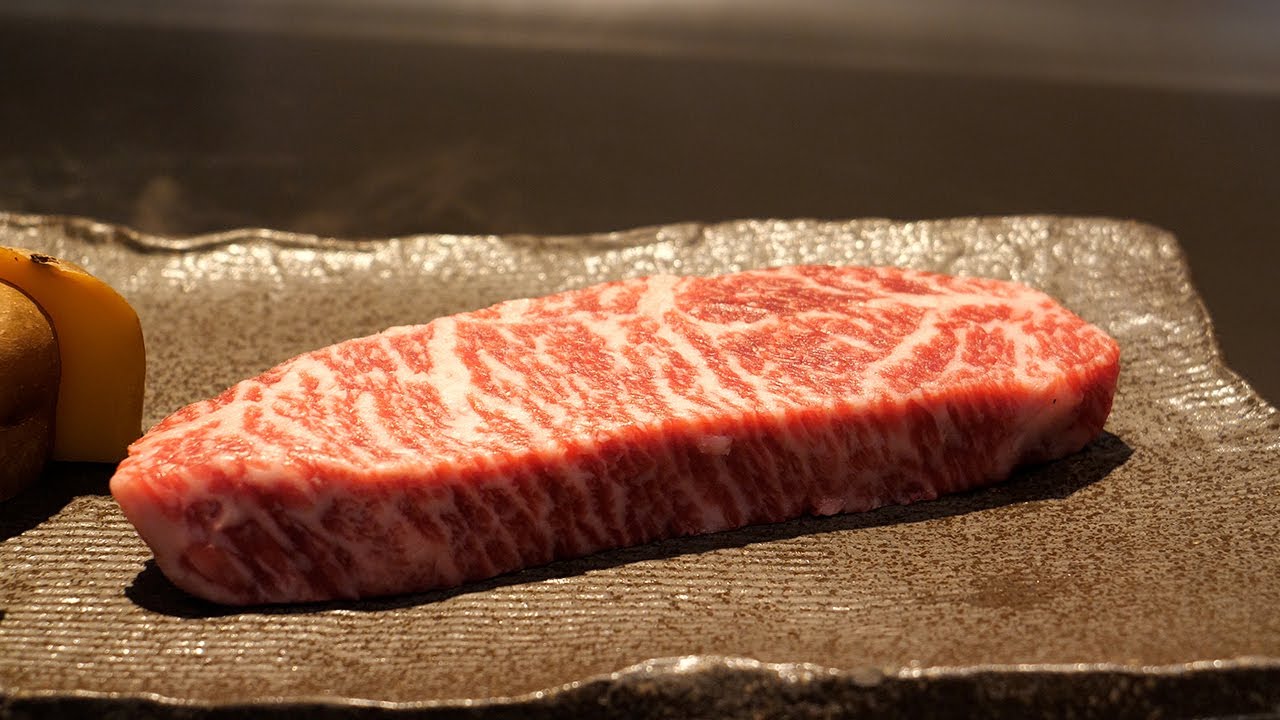 Kuroge Wagyu Teppanyaki в Осаке, Япония - Ресторан Ashiya Takezono - Отель Takezono Ashiya