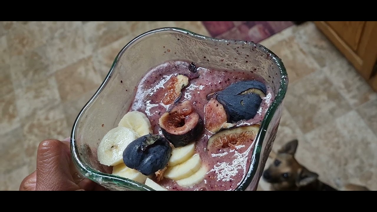 Banana, Fig and Flax Milk Smoothie!