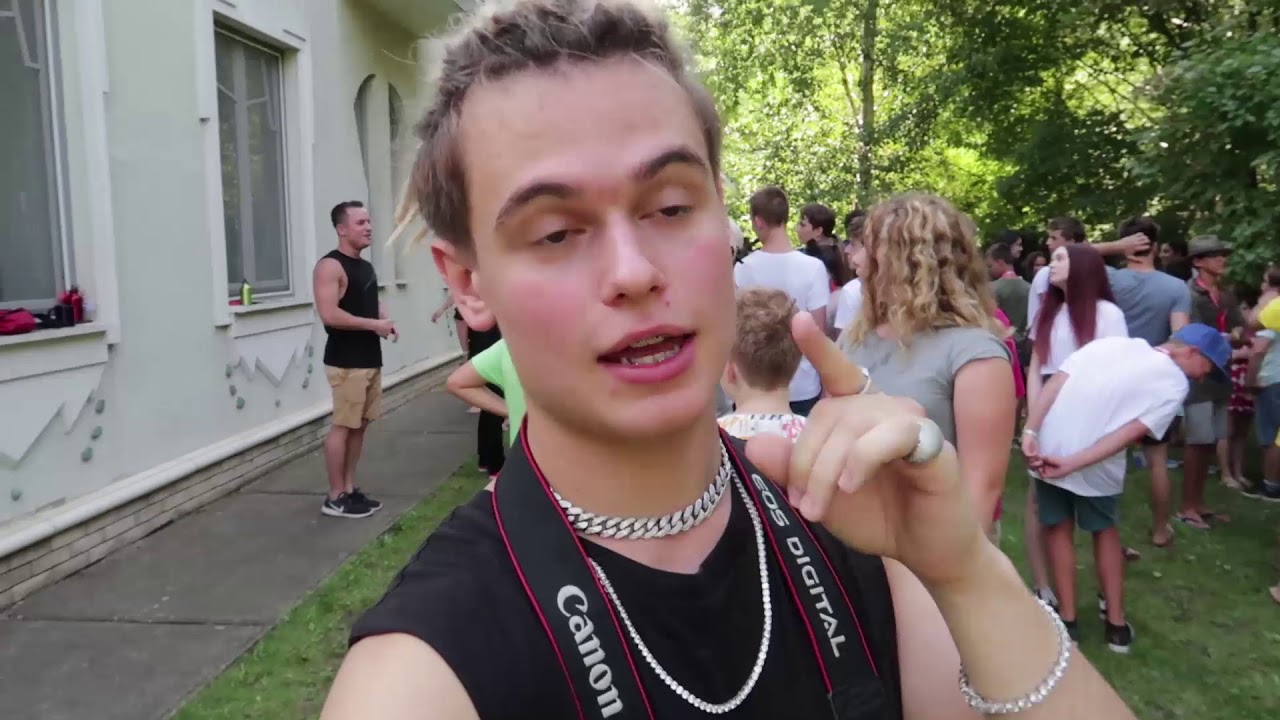 YouTube-vide&oacute;s ny&aacute;ri t&aacute;bor: Lovas Heni, Sajt32, Nasz Dani, Paxel &eacute;s Valentine Peti 1. nap