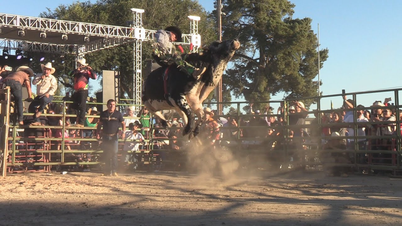 🔴 RANCHO LOS DESTRUCTORES en Vivo 🔴 2 enero 2026 Uriangato Gto | Jaripeo con Alex Ruiz y su banda DR