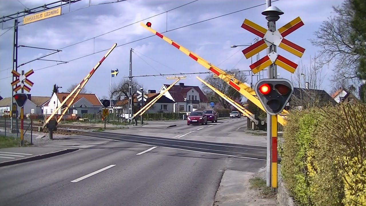 Spoorwegovergang Gärsnäs (S) // Railroad crossing // Järnvägsövergång