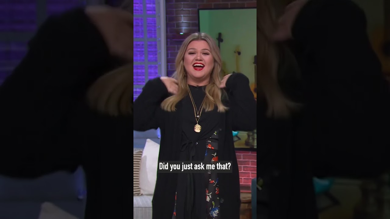 Garth Brooks Pranks Kelly Clarkson!