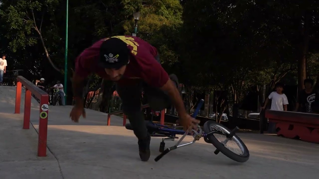 Sesión Bmx Skatepark Templo Mayor  - QUECHINGADOSCREW