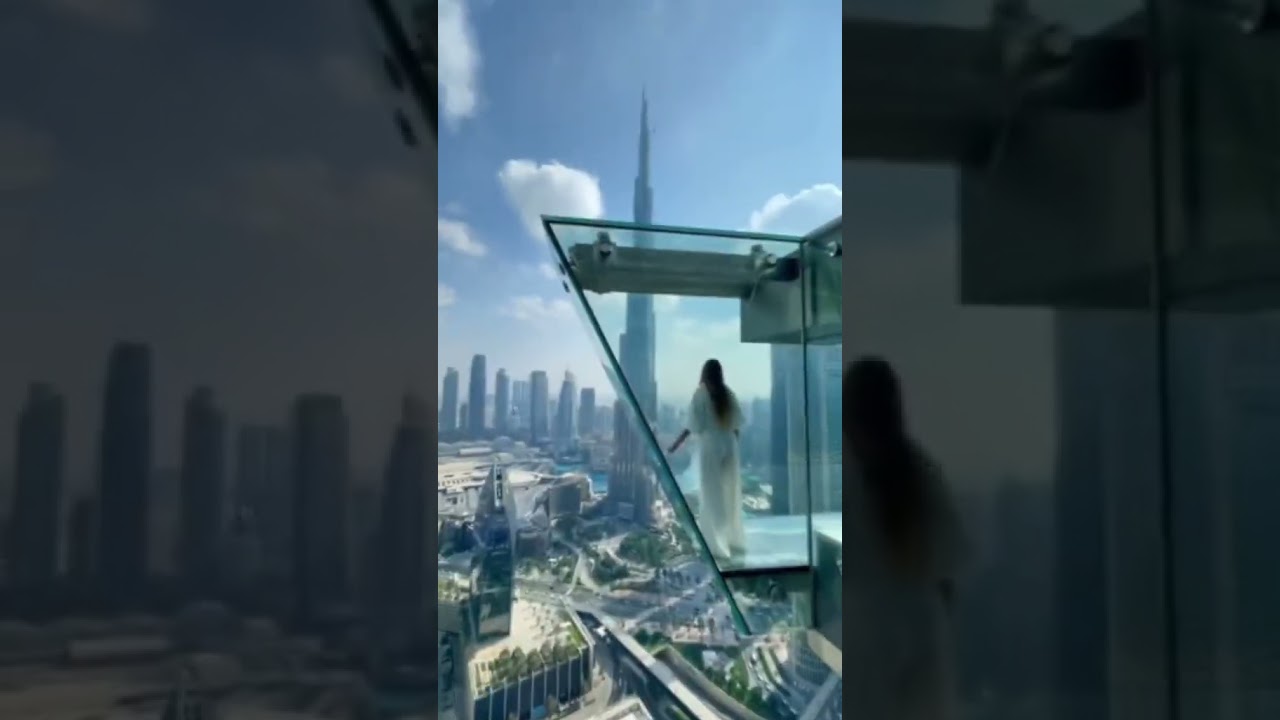 The Sky Views observatory in Dubai is located on 52 and 53 floors of the twin Address Sky View Hotel