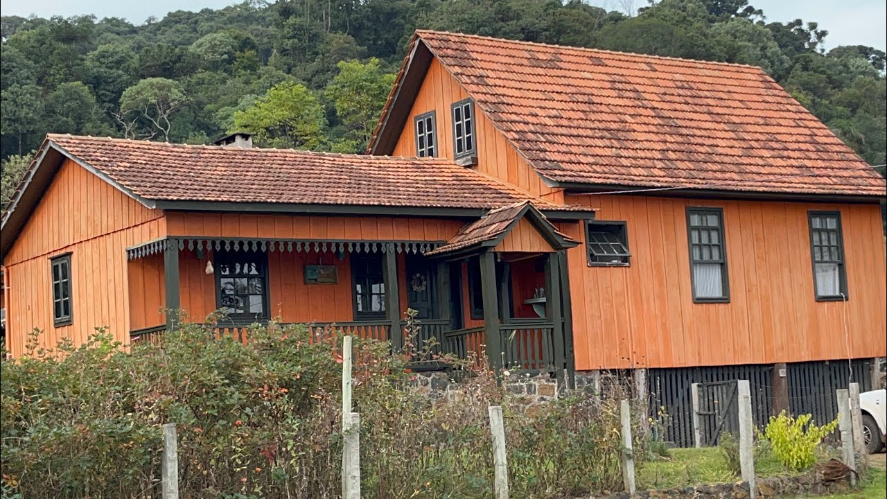 ELE ABANDONOU A CIDADE PARA MORAR NESTE CASARÃO - NILSON