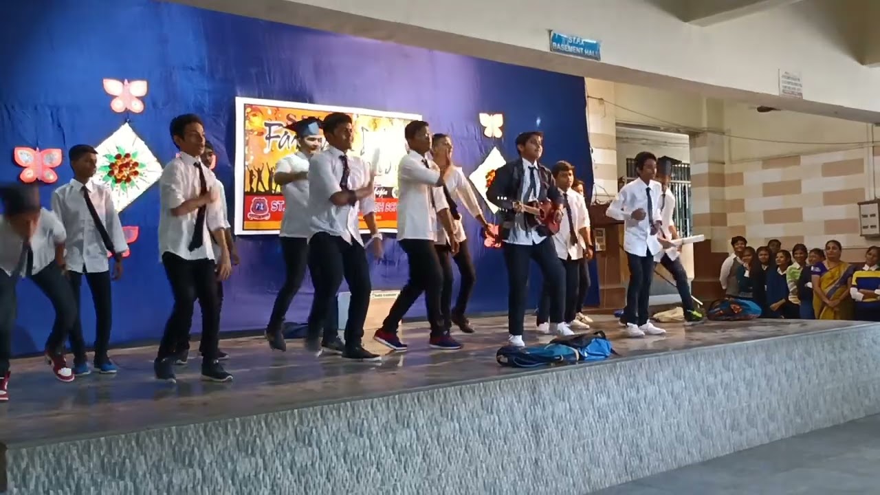 farewell dance by 9th STD students..St Francis Xavier's school of Kanjurmarg 👍