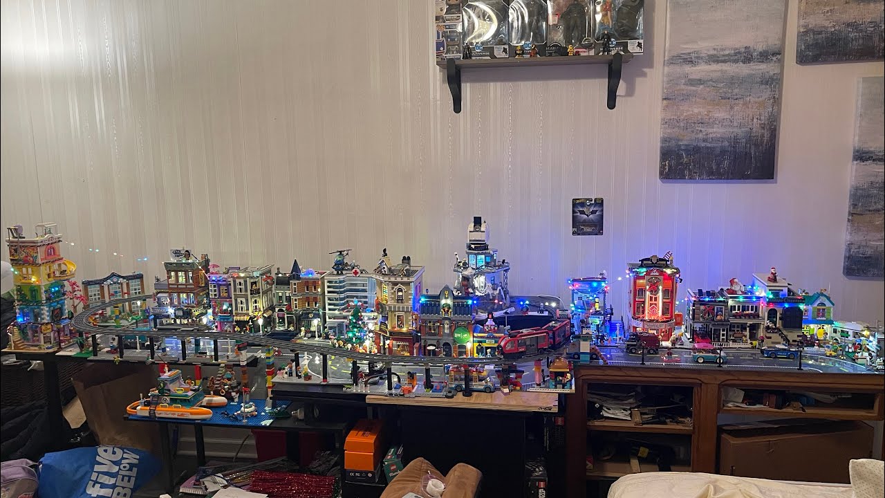 Tour through new layout #legocity #lumicity and new expansion plus our Christmas display🎅🏼🎄
