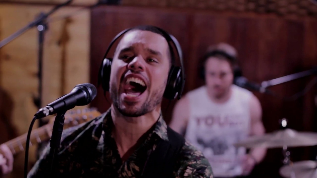 Cegos do Castelo - Tit&atilde;s (Alma Lavada - Live Session)