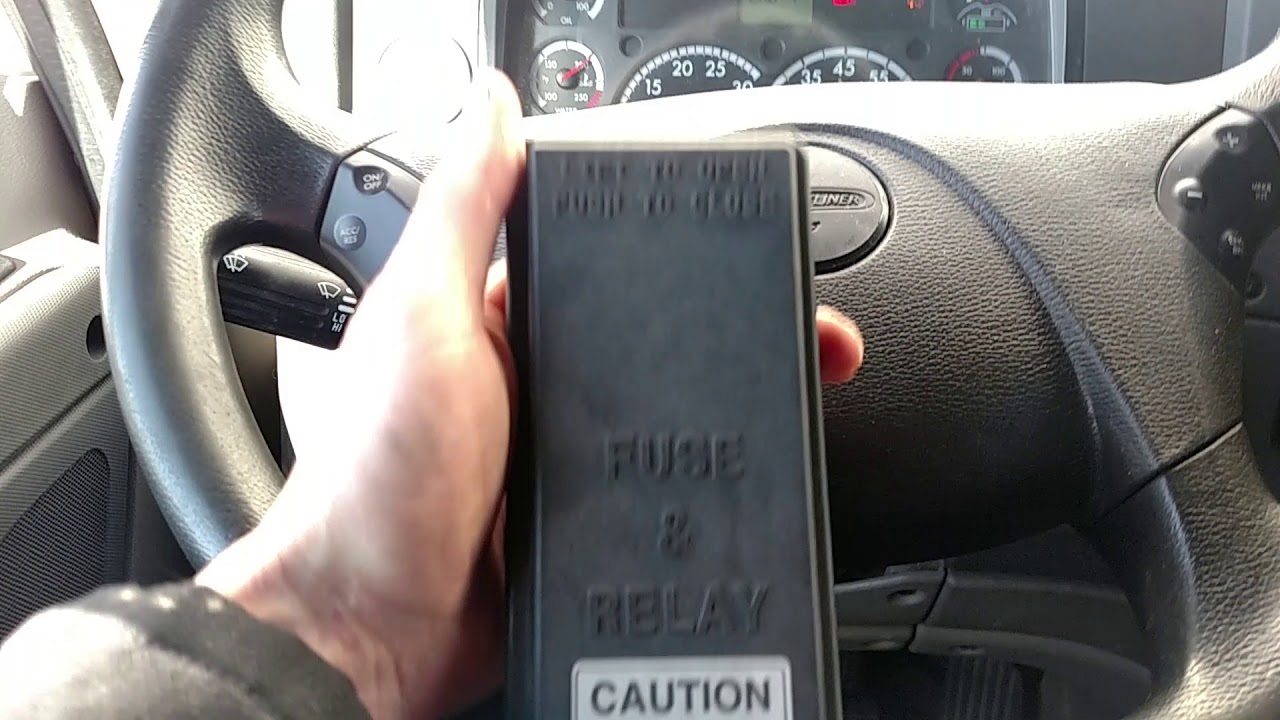 Fuel water separator sensor Cascadia