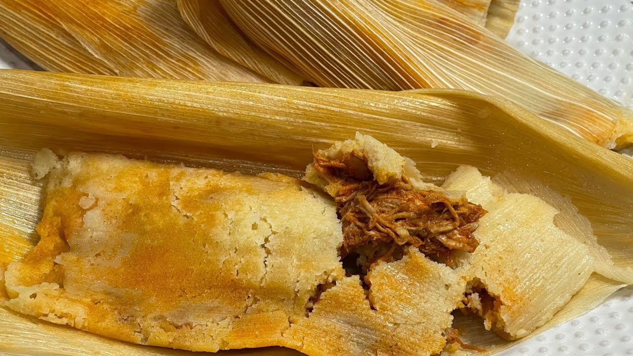 Cómo Hacer Tamales Mexicanos De Pollo En Salsa Roja ¡Deliciosa receta de Tamales La cocina de sol