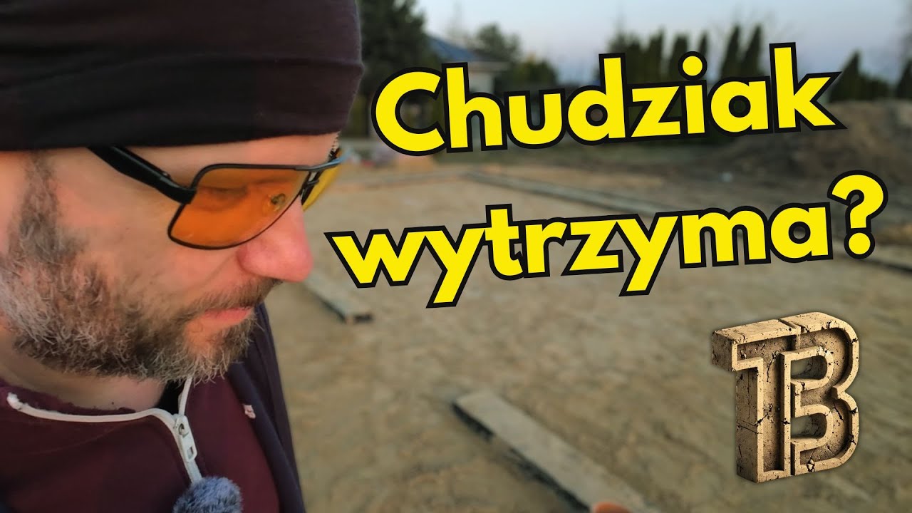 Kiepsko zagęszczony piach pod chudziakiem...