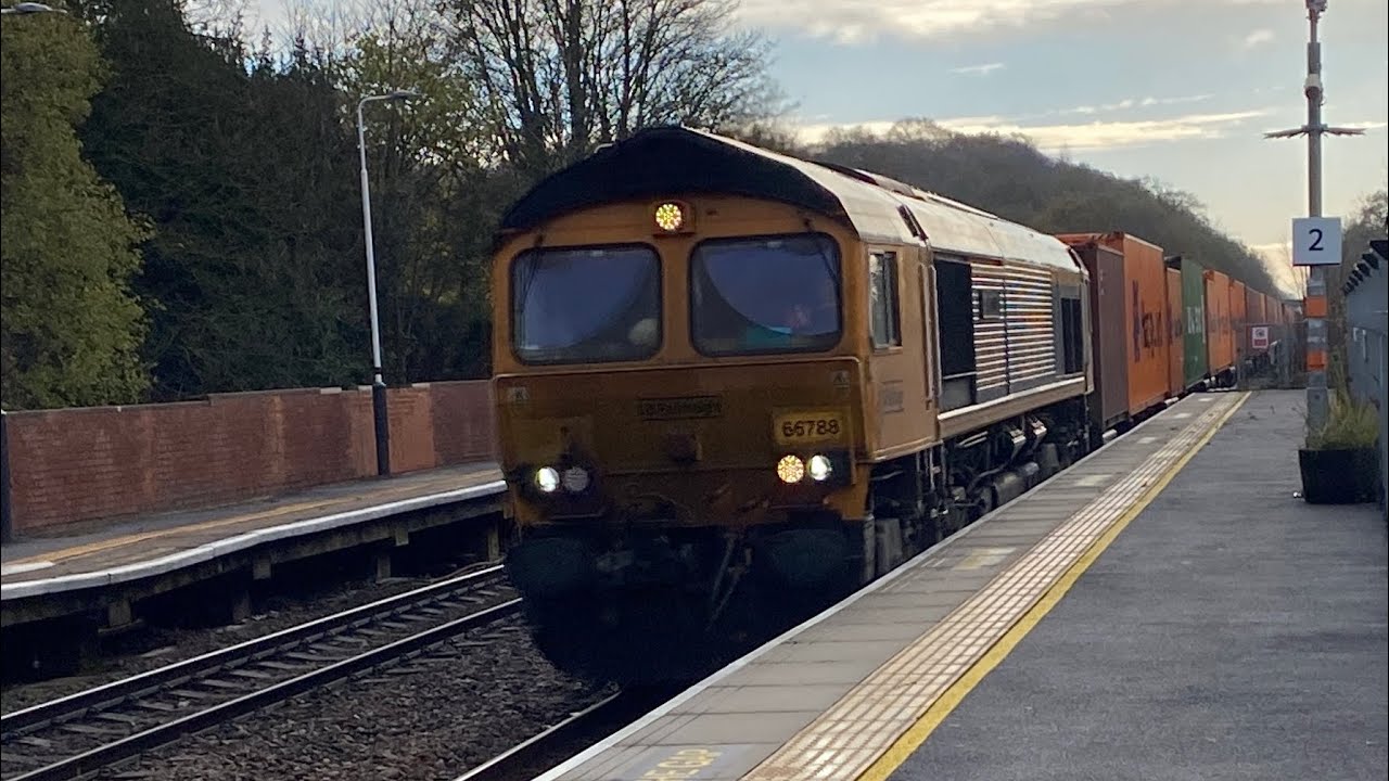 “Locomotion 15” 66788 4E00 with 46 containers 10;18 1L Lea Road 24/11/2025