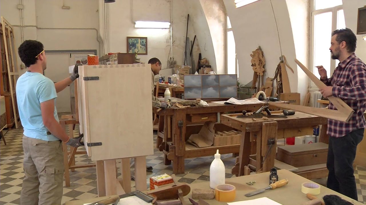 Noticia de Lugo: Antonio Murado exp&oacute;n mobles pintados na Capela de Santa Mar&iacute;a