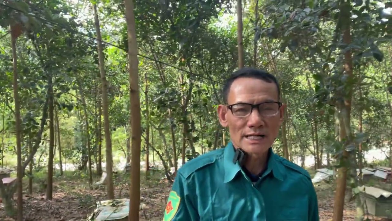  Gặp nhau cuối năm chia sẻ kỹ thuật nuôi ong . 
