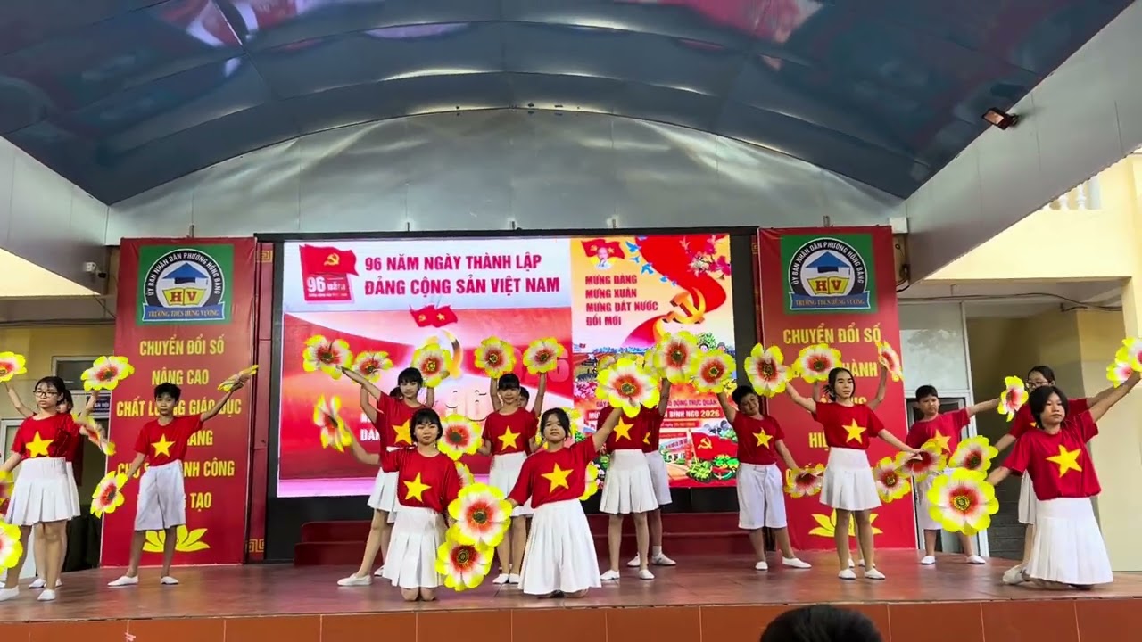 Múa “Em là mầm non của Đảng - Ca ngợi Tổ quốc” lớp 7A5-Trường THCS Hùng Vương