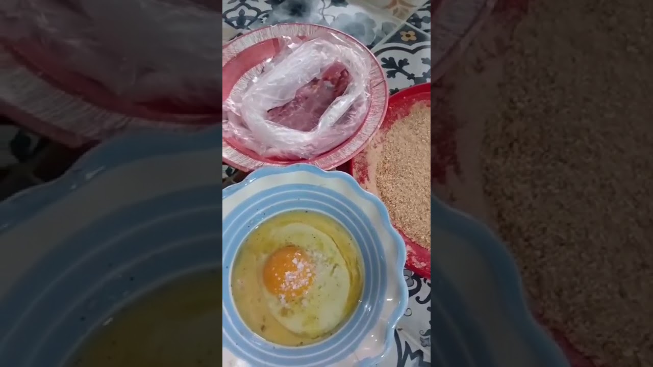 Sopa de arroz con milaneza de res y ensalada de lechuga 