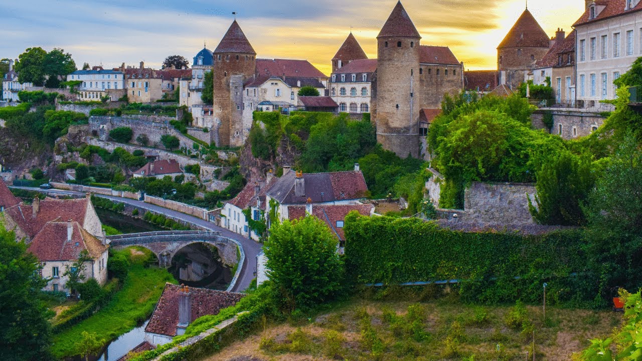 TRAVEL VLOG! Beautiful Little FRENCH MEDIEVAL TOWN - SEMUR-EN-AUXOIS- 2023!