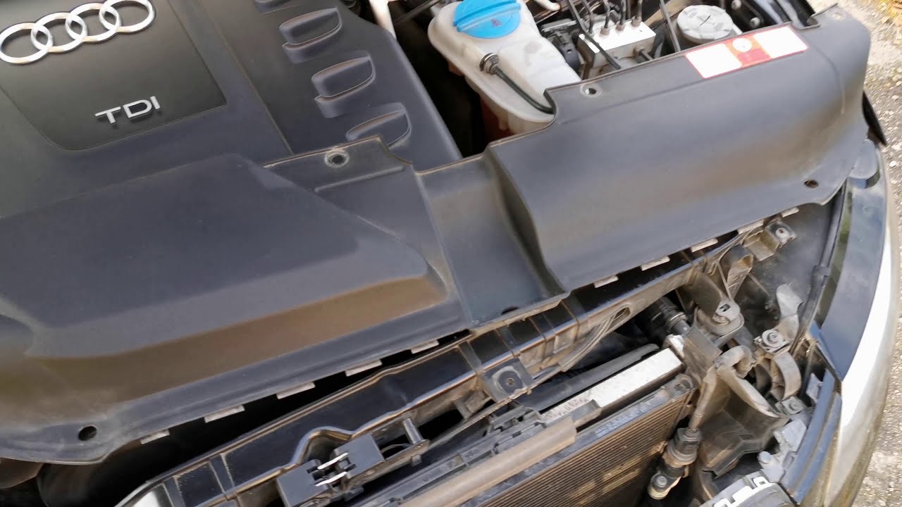 How to: Replace headlight bulb on Audi A4 B8 (halogen)
