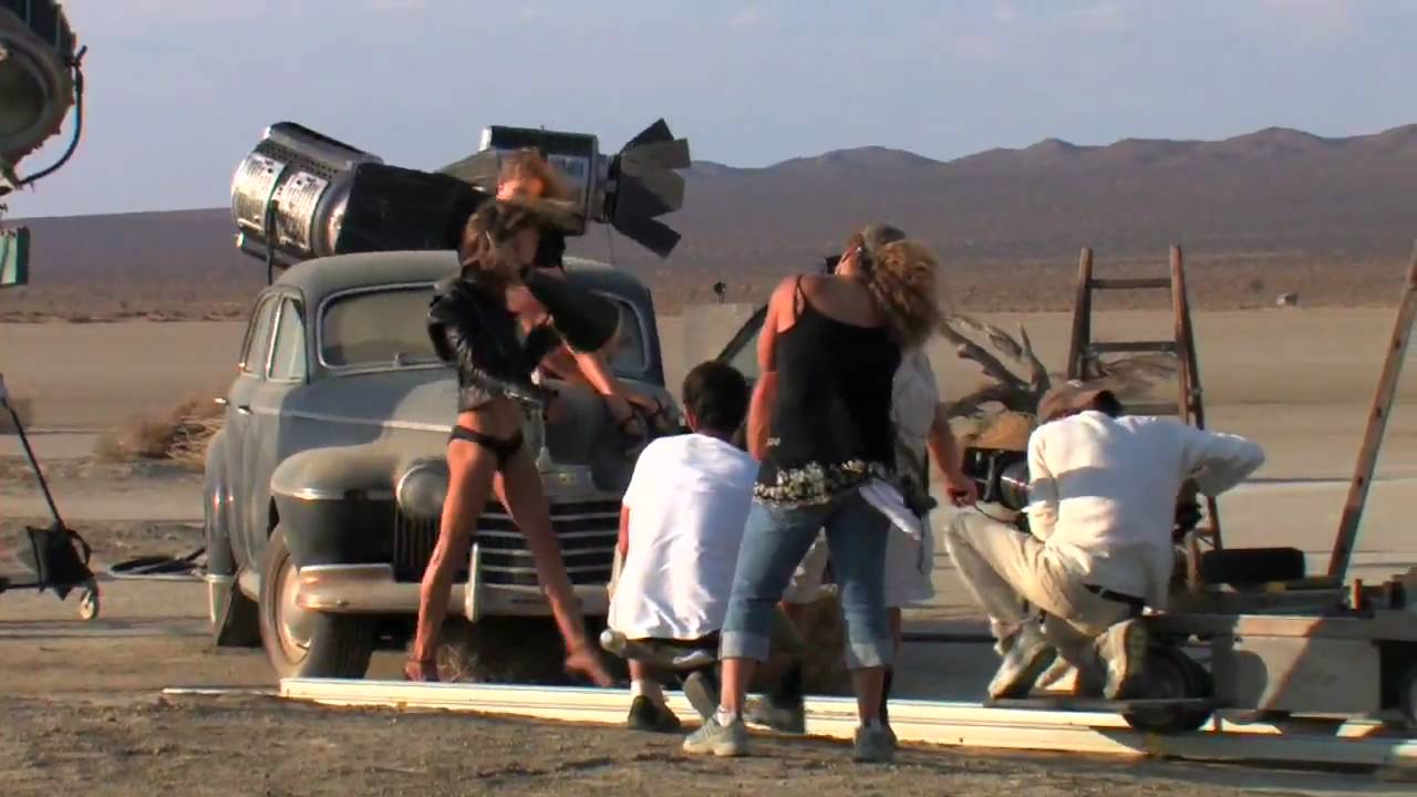 Inside the Victoria Secret's Holiday 2009 TV Shoot: Part 1