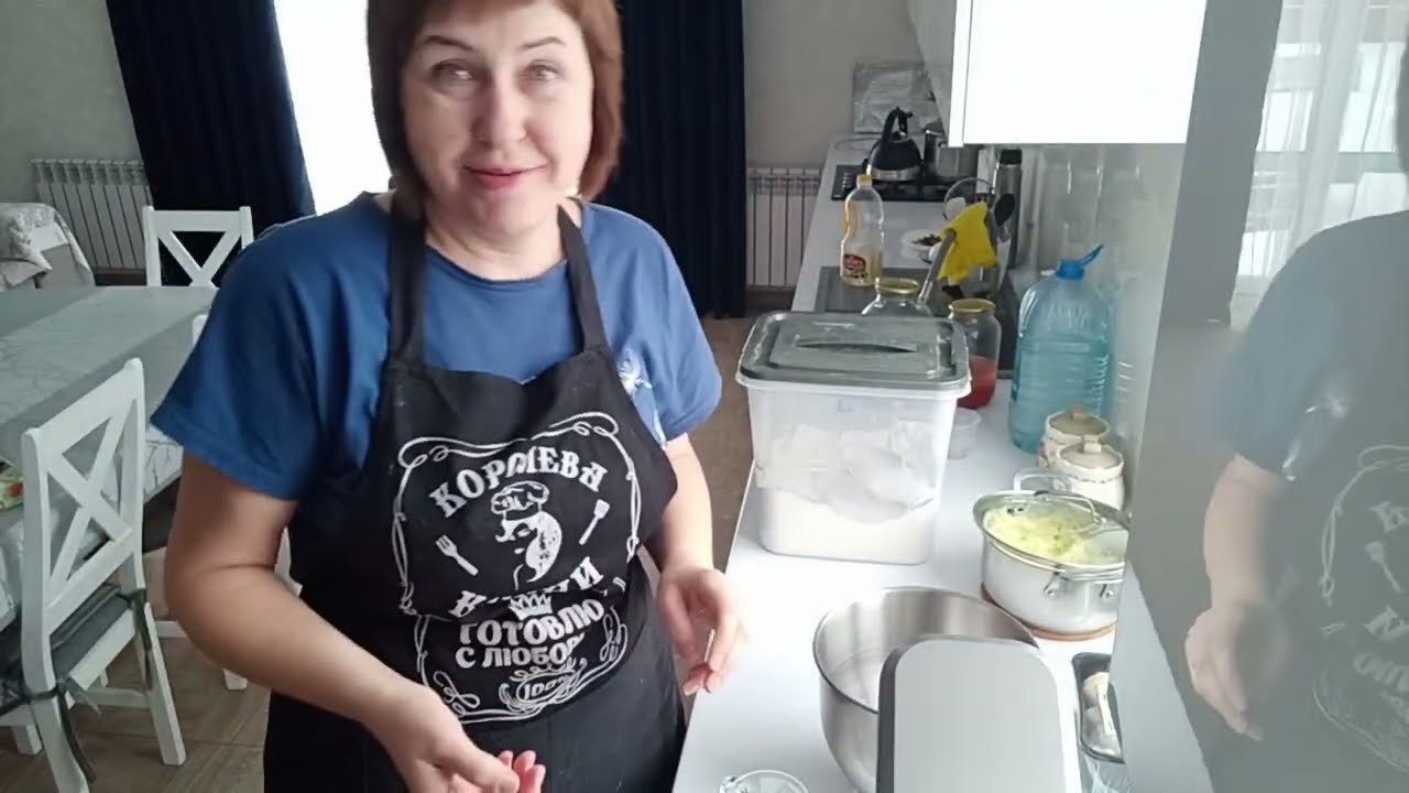 Леплю вареники, хочу попробовать с новой начинкой//