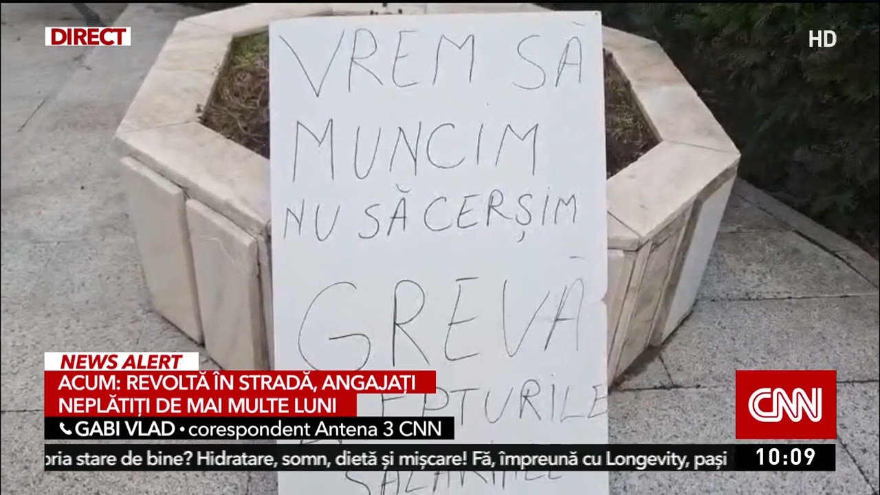 Revoltă în stradă, angajați neplătiți de mai multe luni