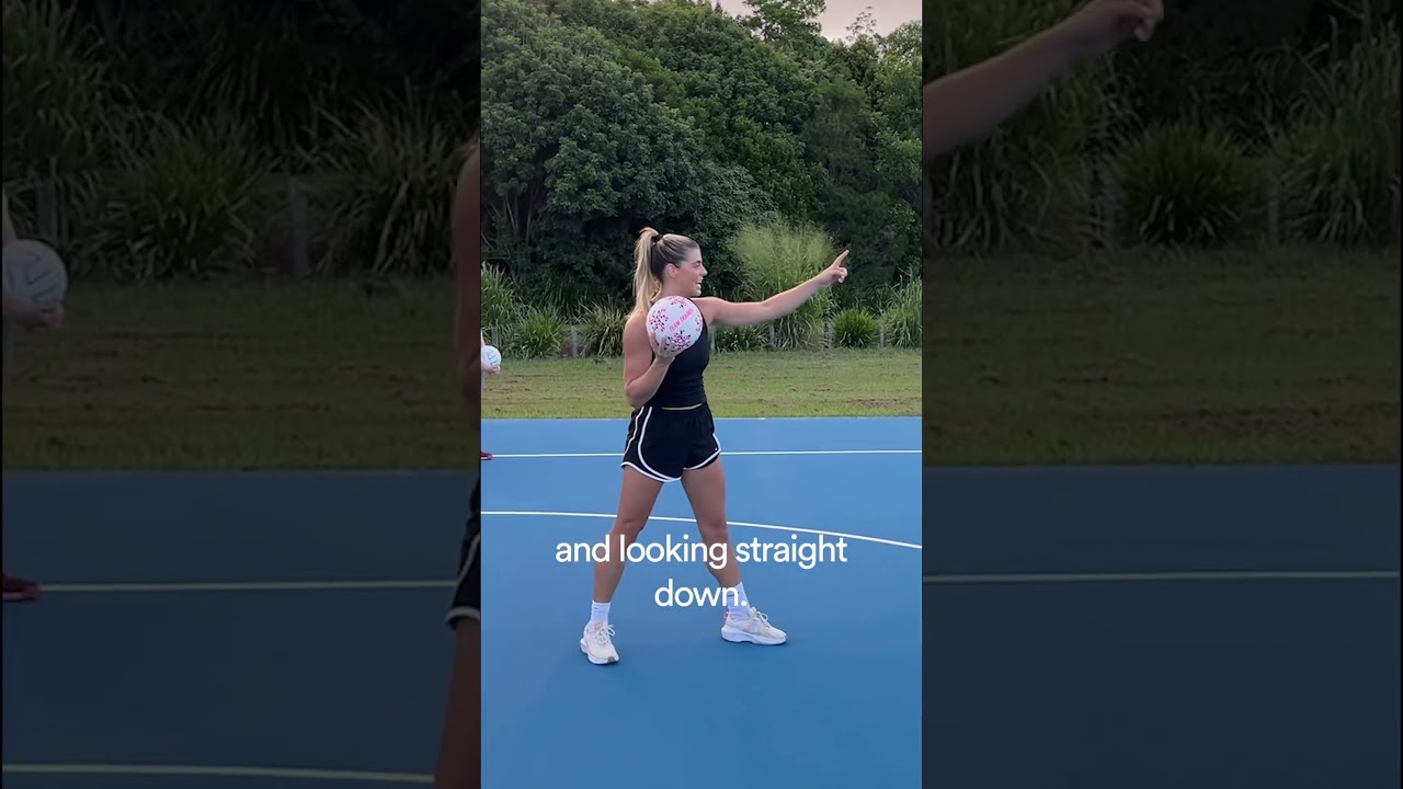 Lara Dunkley on pivoting and moving the ball quickly 🏐✨#netball