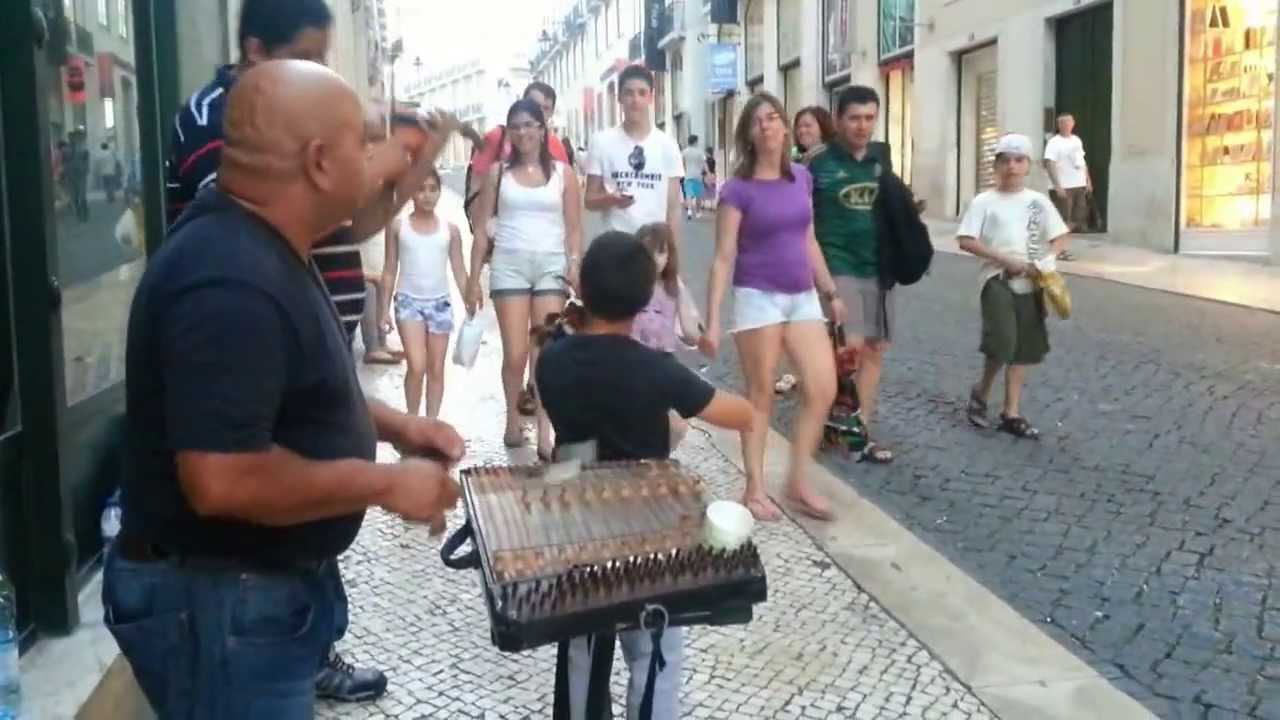 Lisboa musicos callejeros rumanos