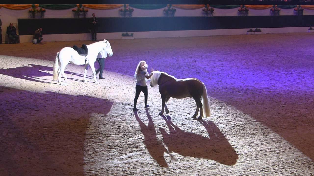 Baltic Horse Show - Zeig uns dein Talent - Aufritt von Svenja Brauer und Svantje Suel